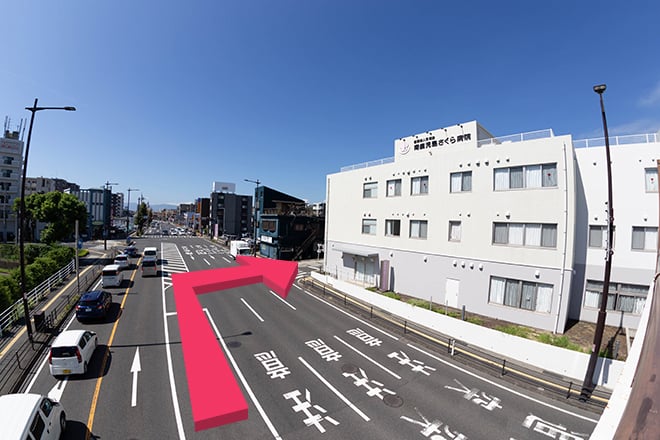 225号線 鴨池・荒田・与次郎方面から南鹿児島さくら病院を見た場合の写真